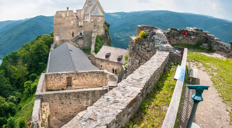Burgruine Aichelburg, Austria